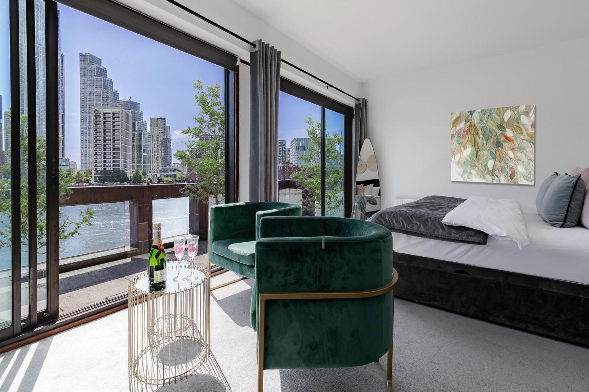 Divine Views From A Breathtaking Luxxe Penthouse For A Gracious Life Style Apartment *