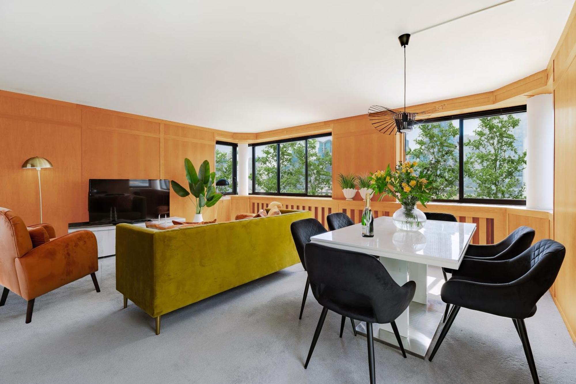 Apartment Divine Views From A Breathtaking Luxxe Penthouse For A Gracious Life Style London