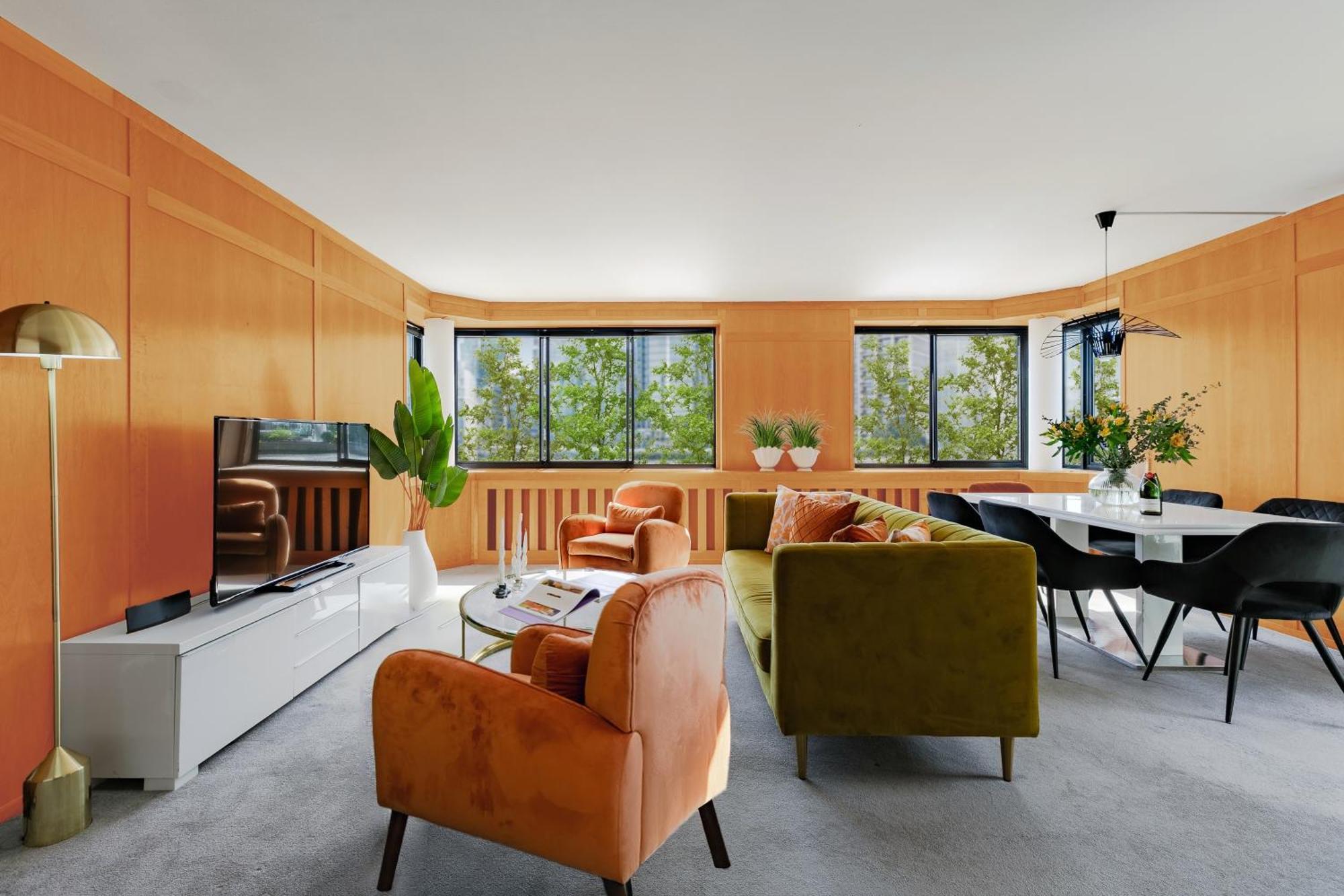 Divine Views From A Breathtaking Luxxe Penthouse For A Gracious Life Style London