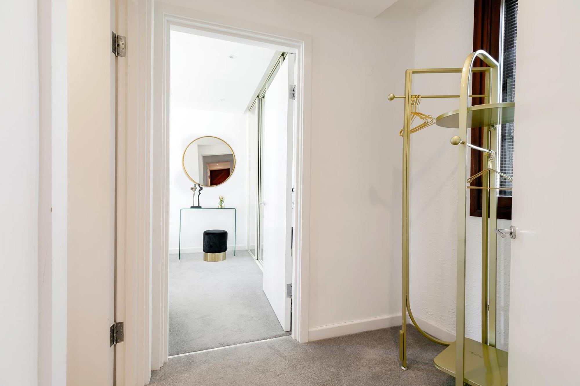 Divine Views From A Breathtaking Luxxe Penthouse For A Gracious Life Style Appartement